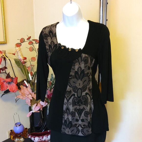 NEW Dolcezza Women’s Black Gray Floral Knit Sweater Top 3/4 Sleeve M 8 10 - Picture 2 of 7